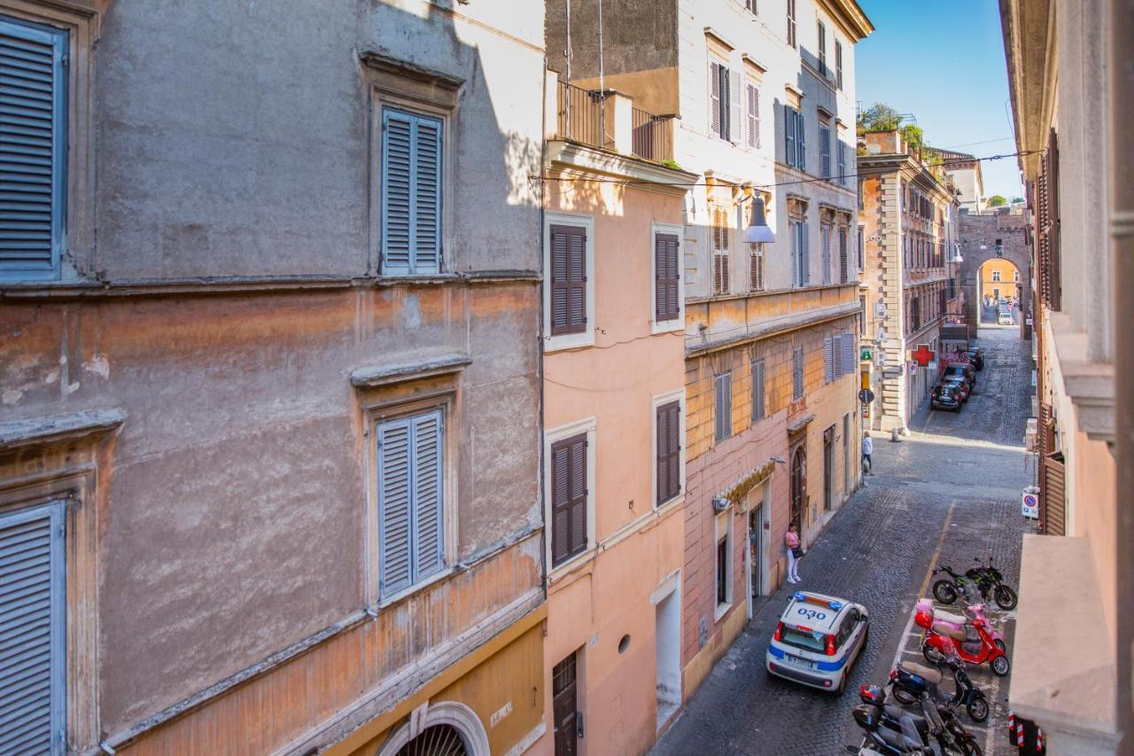 Spacious With Sunny Terrace Near Vatican Rome Exterior photo